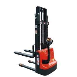 电动堆高车 CL10