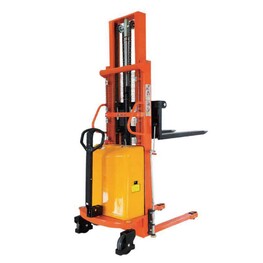 半电动堆高车 DYC